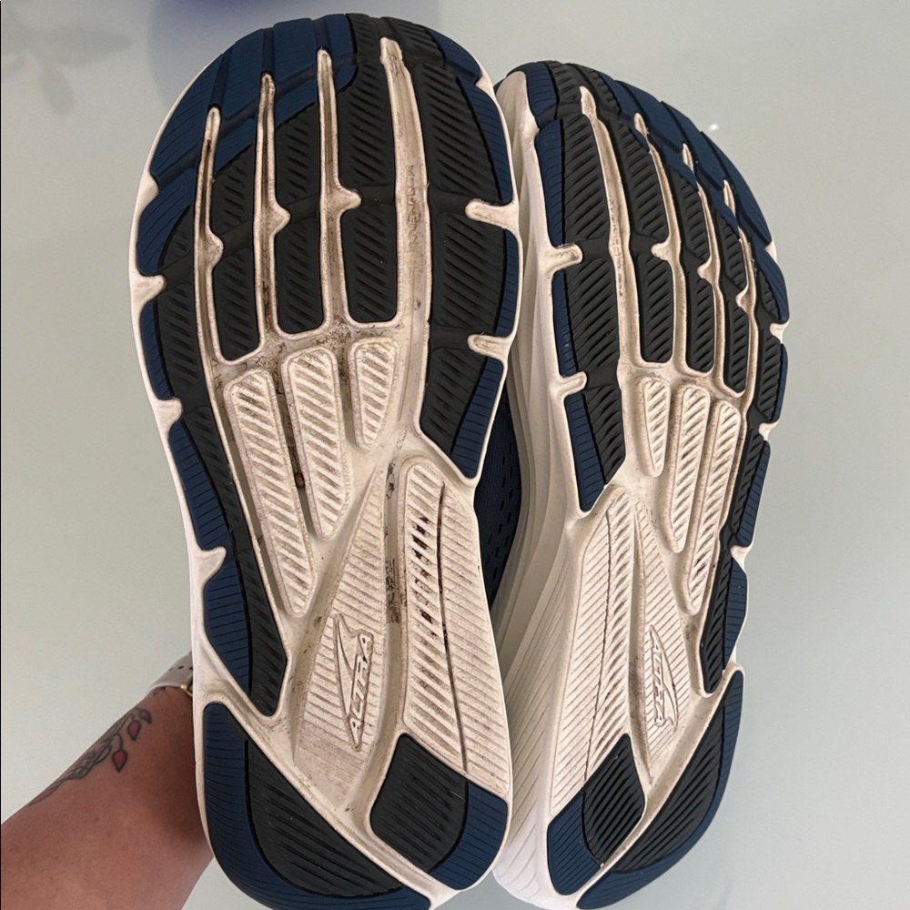 Altra Men's Olympus - Picture 3 of 3